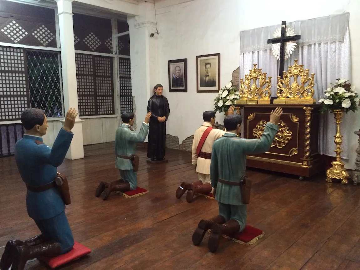 Aguinaldo Swearing before the Holy Cross